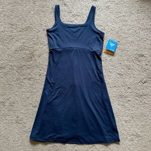 NWT Columbia women's activewear omni-shade UPF50 blue dress